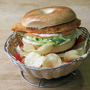 Bagel top chicken (shnitzel, dinde, mayo, salade)